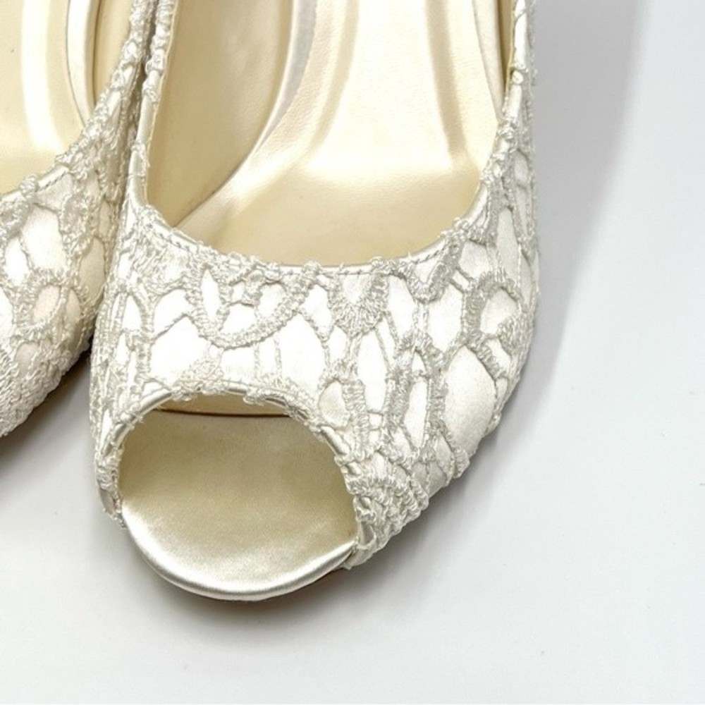 Paradox London Pink Women's Ivory White Lace Peep Toe Heels Pumps Shoes 9 - Picture 5 of 14